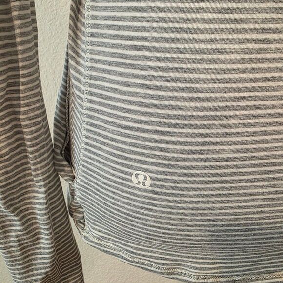 Lululemon Wrap Blouse Sz 8 - Picture 5 of 5